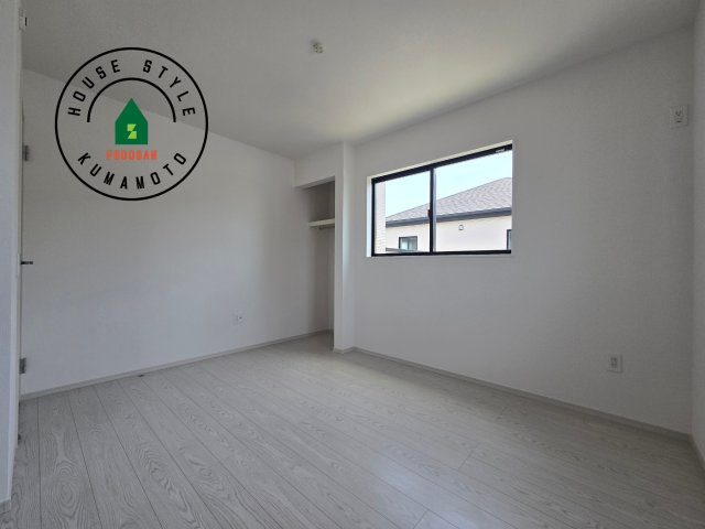 熊本市南区御幸西3丁目第1-4棟(1号棟)の子供部屋|穏やかな光が差し込む室内には、穏やかな時間が流れます。