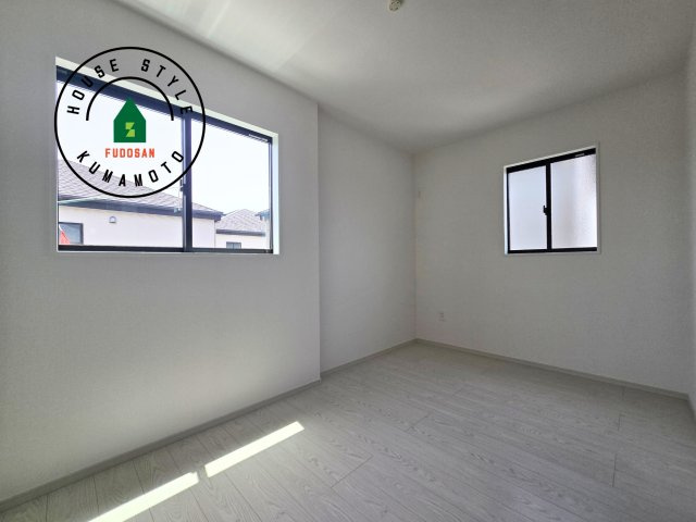 熊本市南区御幸西3丁目第1-4棟(2号棟)の子供部屋|穏やかな光が差し込む室内には、穏やかな時間が流れます。