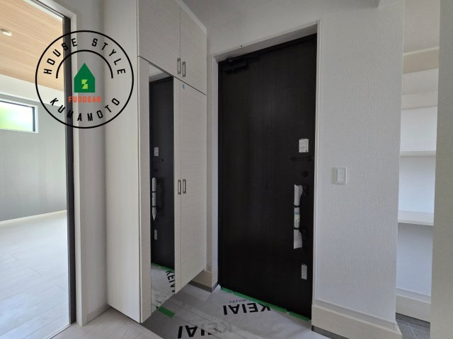 熊本市南区御幸西3丁目第1-4棟(2号棟)の防犯設備|二重ロックでしっかり防犯対策ができます。