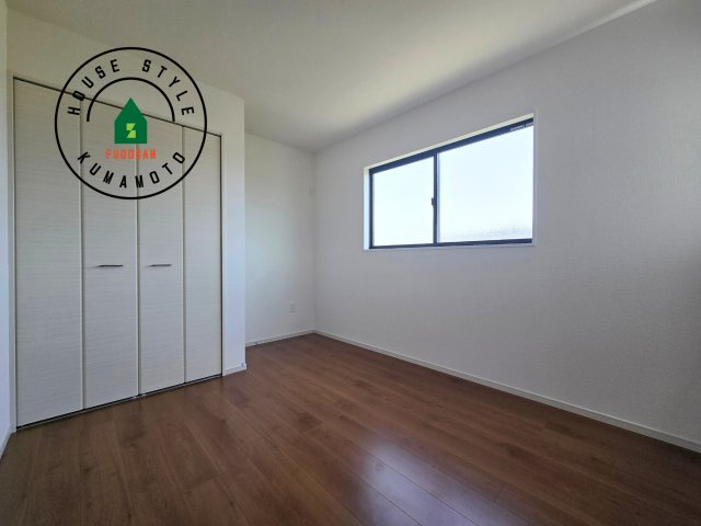 熊本市南区御幸西3丁目第1-4棟(4号棟)の洋室|採光良好な洋室は全居室、複層ガラスの遮熱効果と断熱効果で、一年中快適に過ごせます。