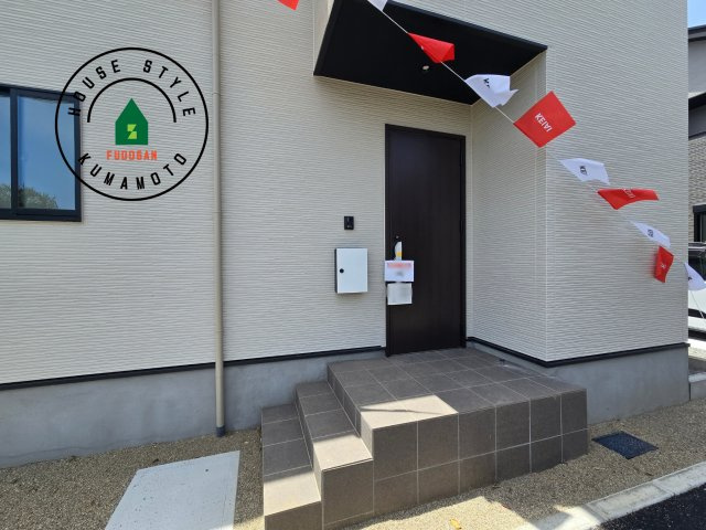 熊本市南区御幸西3丁目第1-4棟(4号棟)の玄関|おでかけの時も帰った時も、「我が家」を最初に感じでもらえる素敵な空間に。