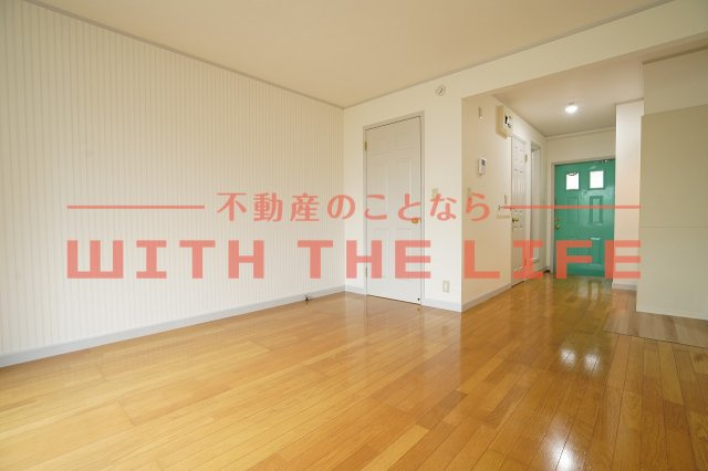 アヴェニール御井【キャッシュバック対象物件】の居間・リビング|こちらのリビングで趣味の時間をお楽しみください