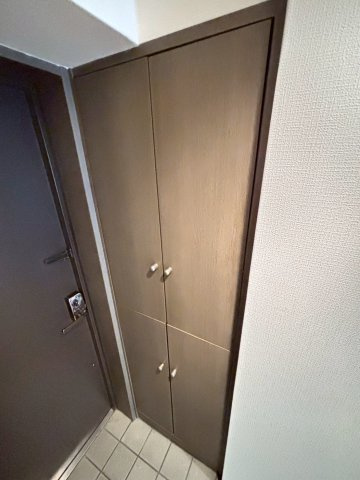 【玄関】 | トーカンマンション新米屋町　３０１号