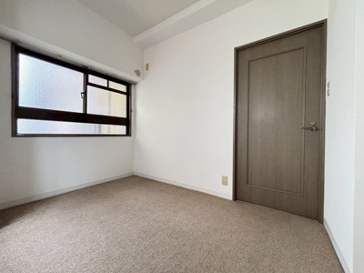 【居間・リビング】 | トーカンマンション新米屋町　３０１号