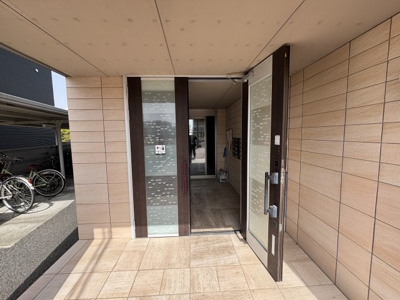 【エントランス】 | ワンワンハイツ愛犬館