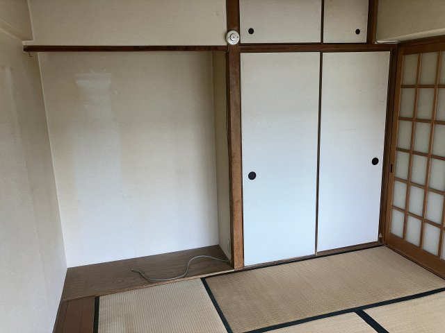 山科音羽マンションA棟の和室|全居室に収納あり　生活スペースを広く確保していただけます