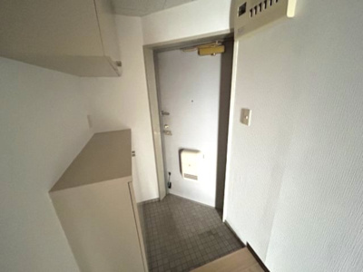 【玄関】 | リバーサイド南末広七番館