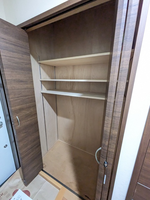 収納力のある玄関の物入♪