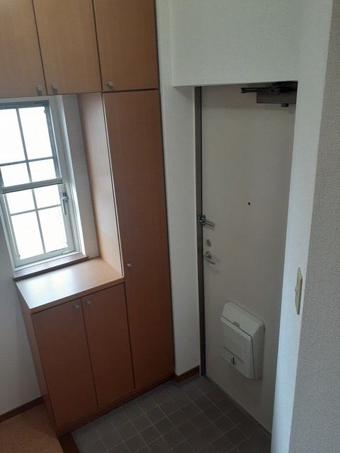 サンエステートの玄関