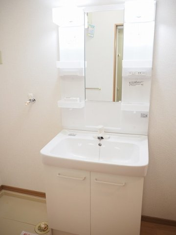 ベル・ウィングの洗面所|脱衣スペースもあります