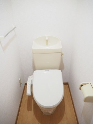 ベル・ウィングのトイレ|落ち着いた色調のトイレです