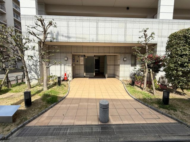 サンクタス守口大和田レジデンスのエントランス|■物件内覧・資金計画相談・住宅ローン相談、リフォーム相談、お問合せ受付中■
※当日・翌日のご内覧、ご相談はお電話でのお問合せがスムーズです！