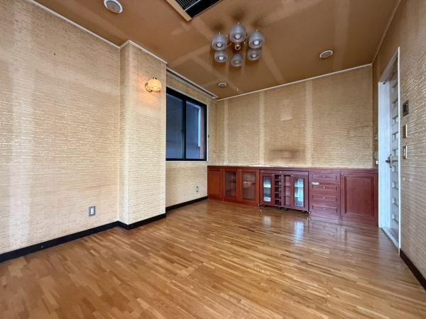 和歌山市本町5丁目　店舗付き戸建の居間・リビング