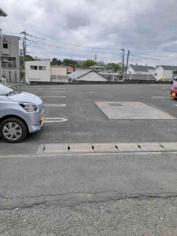 パインヒルズＡの駐車場|駐車場に車を止められます