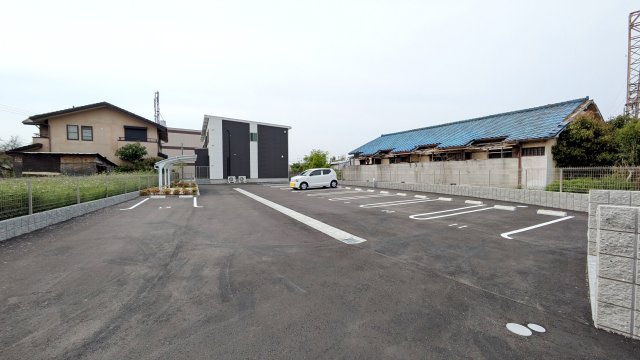 【駐車場】