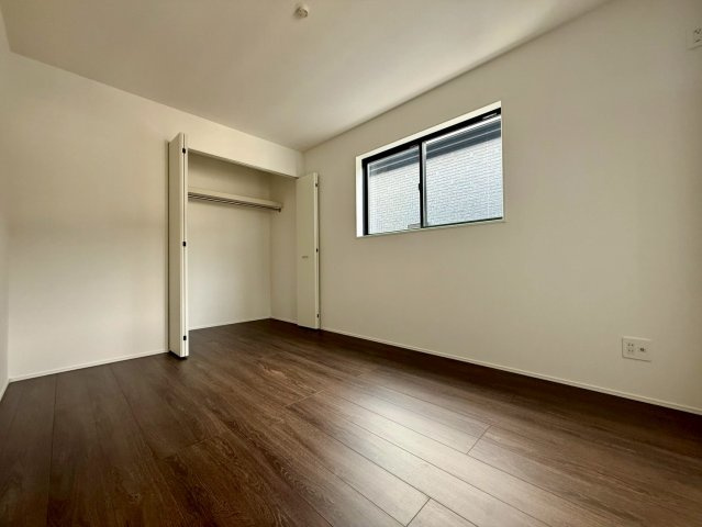 高知市朝倉丙4期2棟 1号棟の洋室|収納付きの洋室は寝室や趣味部屋にも活用可能。暮らしに合わせて使えます