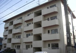 浦里第二マンションの外観
