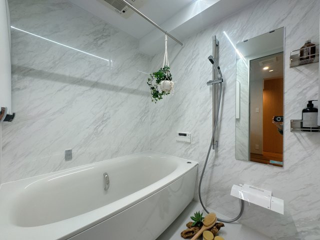 【浴室】 | 南薬院パークマンション☆仲介手数料無料☆ | 高級感溢れる新品交換済みのバスルームで、一日の疲れをいやしてください♪