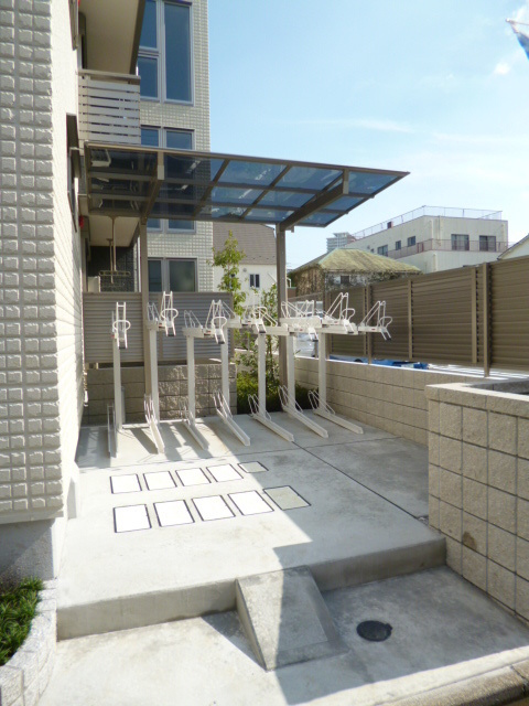 プレアデス多摩川のその他共用部分|屋根つきの駐輪場