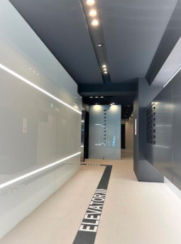 ＡＣＮ堺筋本町ビルのエントランス|建物の内部です