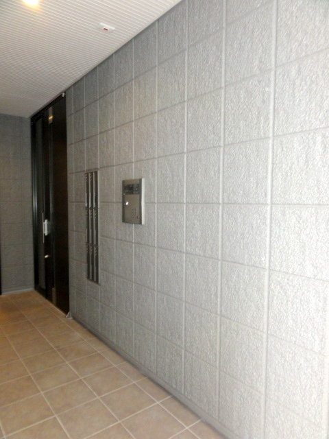 グレイスコート池上のエントランス|オートロック付き