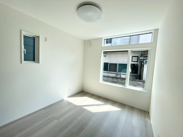 長野市吉田の洋室