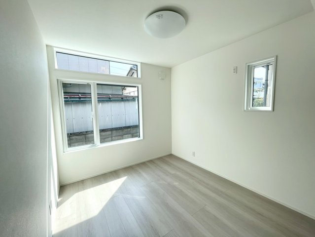 長野市吉田の洋室