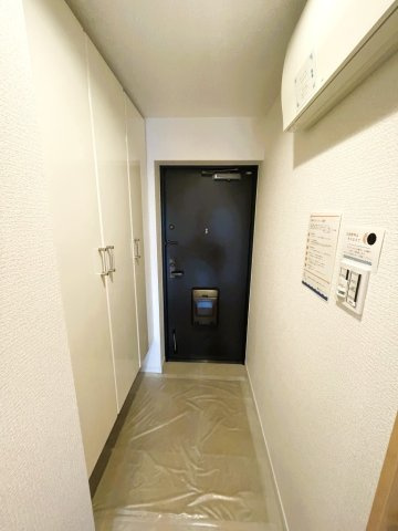 宝マンション港西の玄関