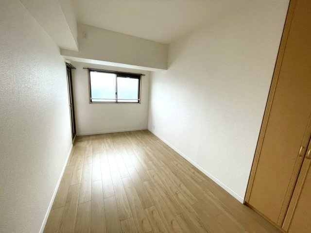 宝マンション港西の独立洗面台