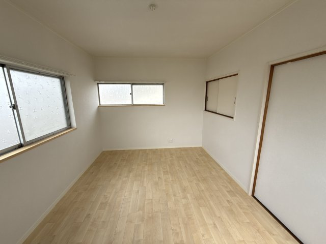 恵美酒戸建西の洋室