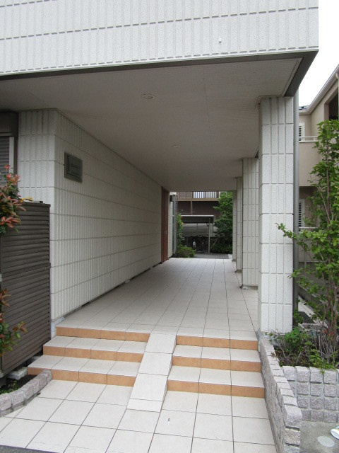 グレイス.Tのエントランス|アプローチ