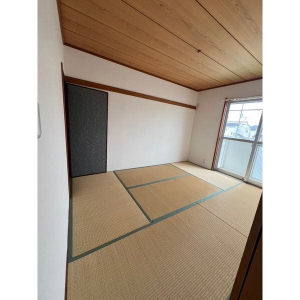 田寺メゾネットの和室