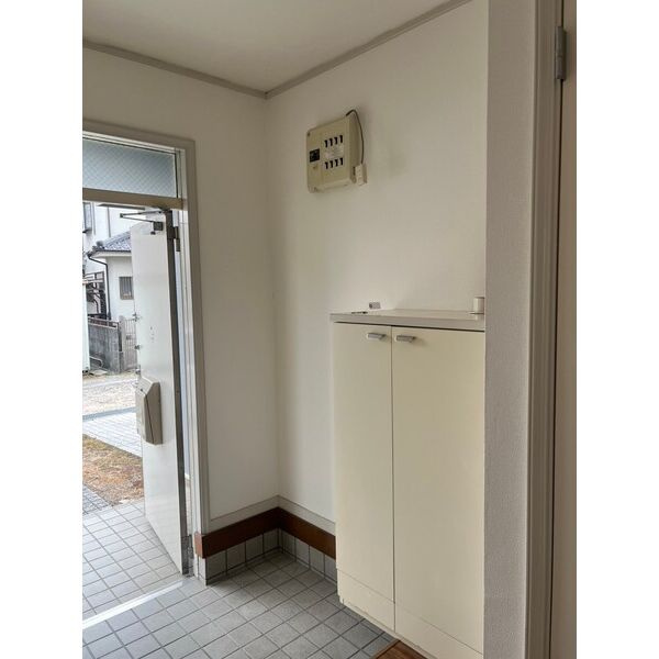 田寺メゾネットの玄関