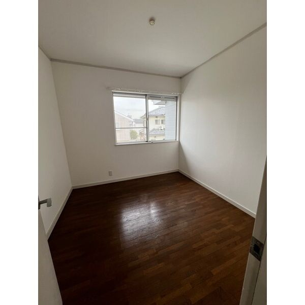 田寺メゾネットの寝室