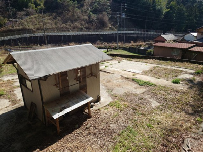 【その他】 | 日高村下分分譲地④ | 使用可能な倉庫が建っています。