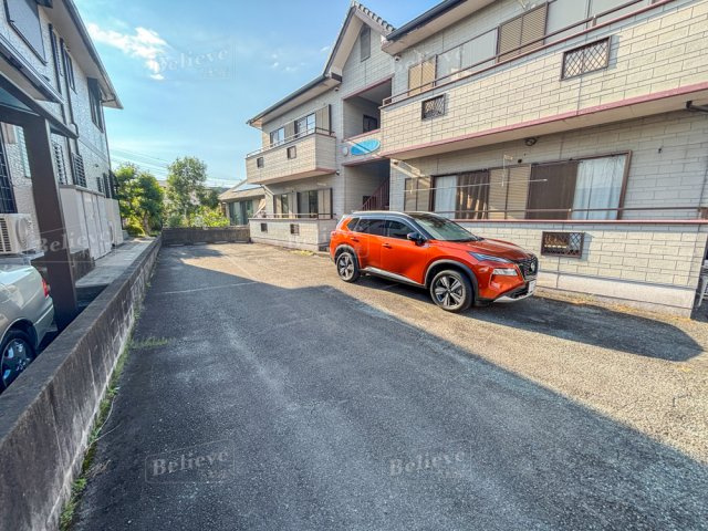 スカイハイツの駐車場|駐車スペースもあります☆