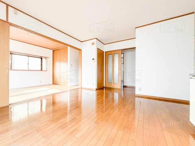 スカイハイツの居間・リビング|広いリビングです☆