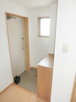 久留米市花畑２丁目の賃貸マンションの玄関|綺麗で広めの玄関です♪