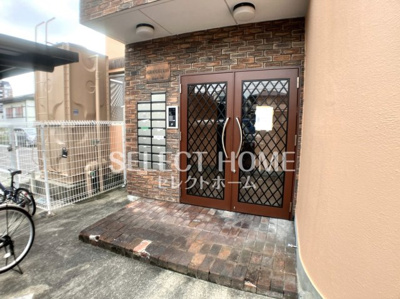 【エントランス】 | グランデュール１６ | 落ち着いたエントランスです