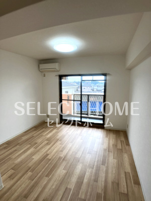 【居間・リビング】 | グランデュール１６ | ゆったりとした居間です