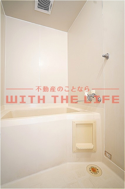 パリントンハウス【キャッシュバック対象物件】の浴室|きれいなお風呂です