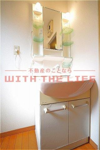 パリントンハウス【キャッシュバック対象物件】の独立洗面台|独立洗面化粧台が付いています