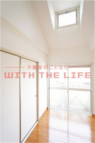 パリントンハウス【キャッシュバック対象物件】の洋室|使い勝手のいい洋室です