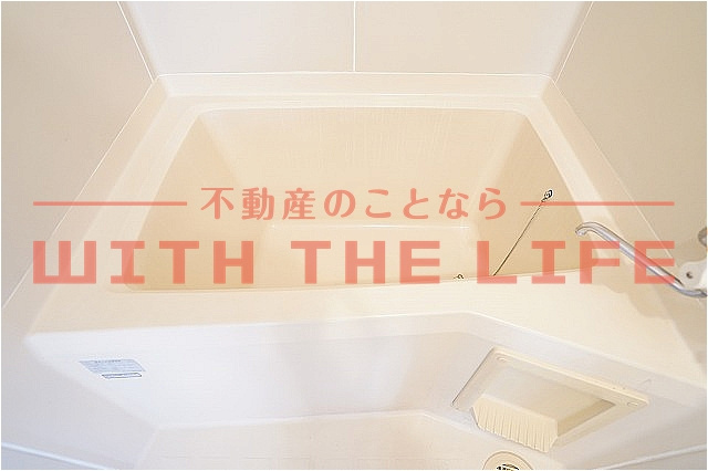 パリントンハウス【キャッシュバック対象物件】の浴室|きれいなお風呂です