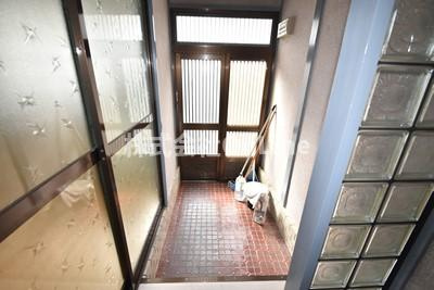 八尾市竹渕５丁目の一戸建ての玄関