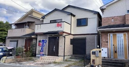 神宮寺2丁目　中古一戸建ての外観|新しい生活にいかがでしょうか？外観はお住まいの顔になります。こだわりたいポイントですね。外壁塗装や屋根塗装のご相談も承っております。
■現地内覧・資金計画相談・住宅ローン相談もお問合せ受付中■