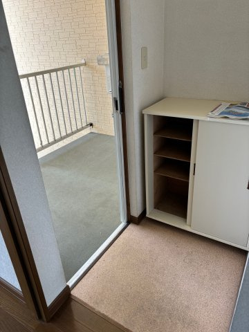 シティパレスA棟の玄関