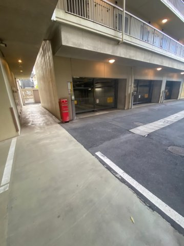 千葉ポートイーストの駐車場