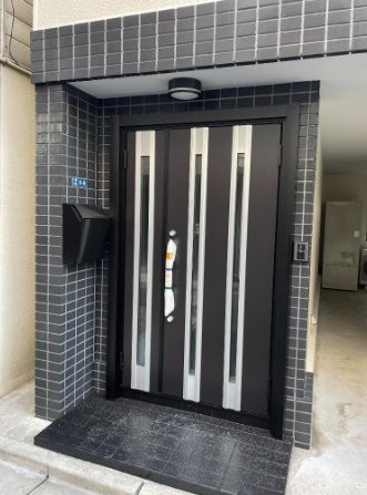 中野3丁目　中古一戸建ての玄関|■物件内覧・資金計画相談・住宅ローン相談、リフォーム相談、お問合せ受付中■
※当日・翌日のご内覧、ご相談はお電話でのお問合せがスムーズです！