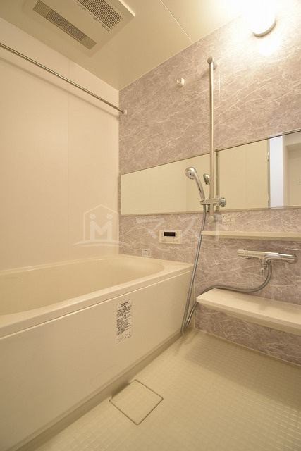 ラ・メゾンヴェール上町の浴室